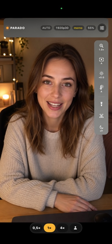 O LenteCam aberto no iPhone, com a prévia da câmera e os controles sobre a imagem
